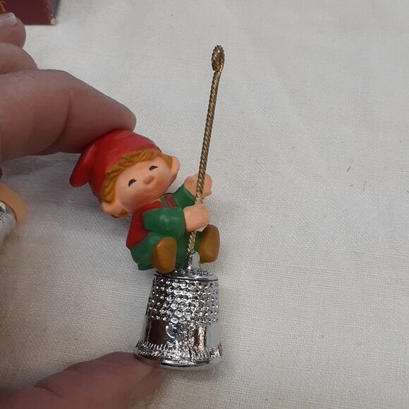 Lot/Set of 3 Grandeur Noel Christmas Ornaments. - Picture 4 of 8